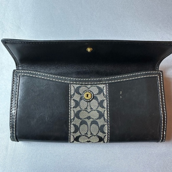 Coach Wallet - Picture 4 of 6